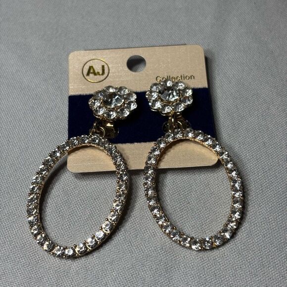 New! AJ Collection Floral Gemstone & Oval Drop Gold Tone Clip-on Earrings - Picture 1 of 4